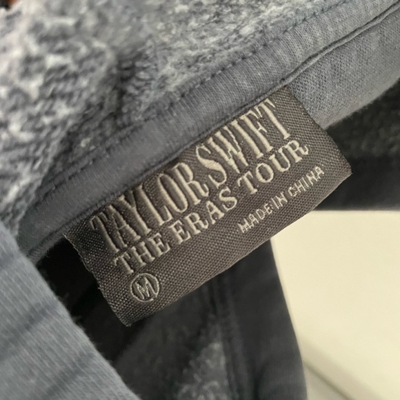 Official The Eras Tour 2023 merch- Taylor swift heather blue sweatshirt - Picture 4 of 4